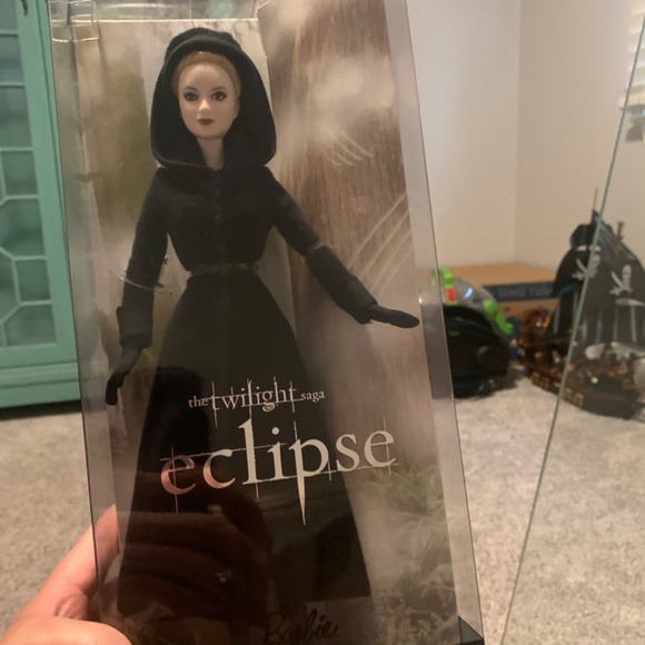 Twilight Barbies - Picture 2 of 14